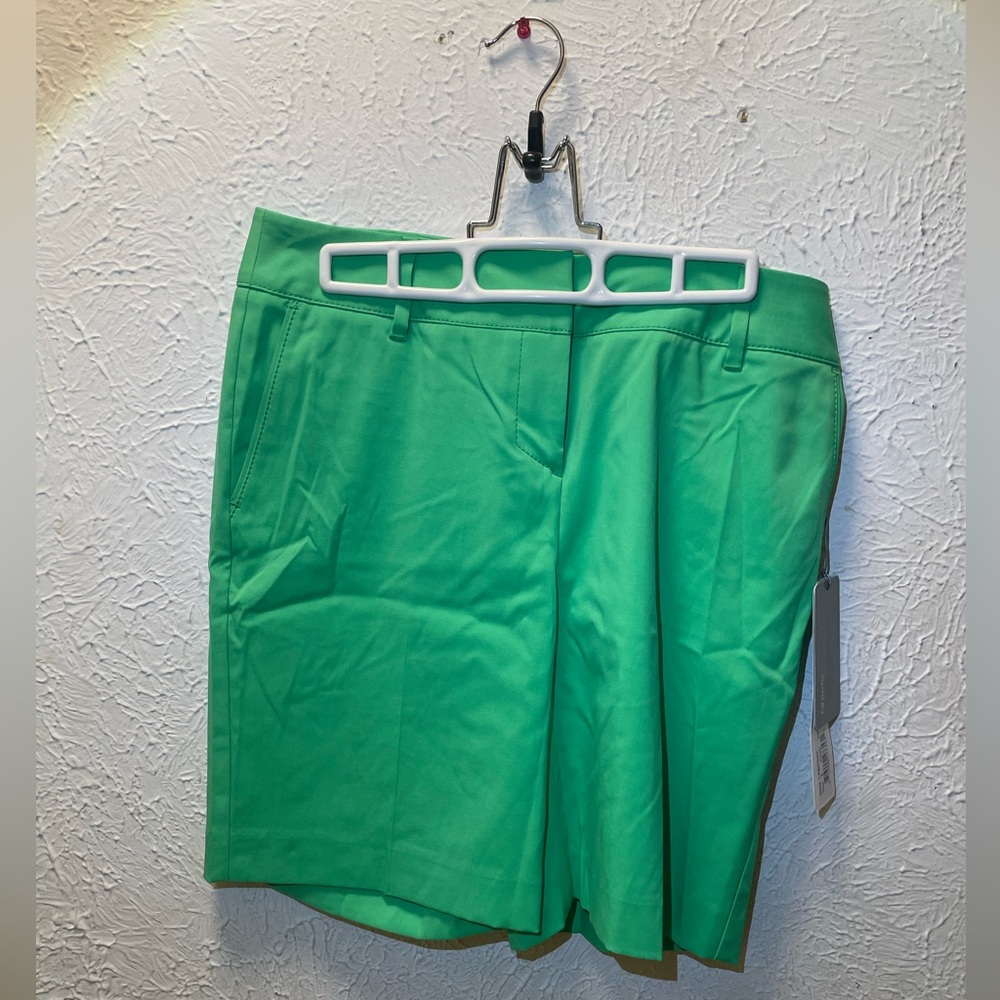 Cutter & Buck: Annika Green Sporty Shorts